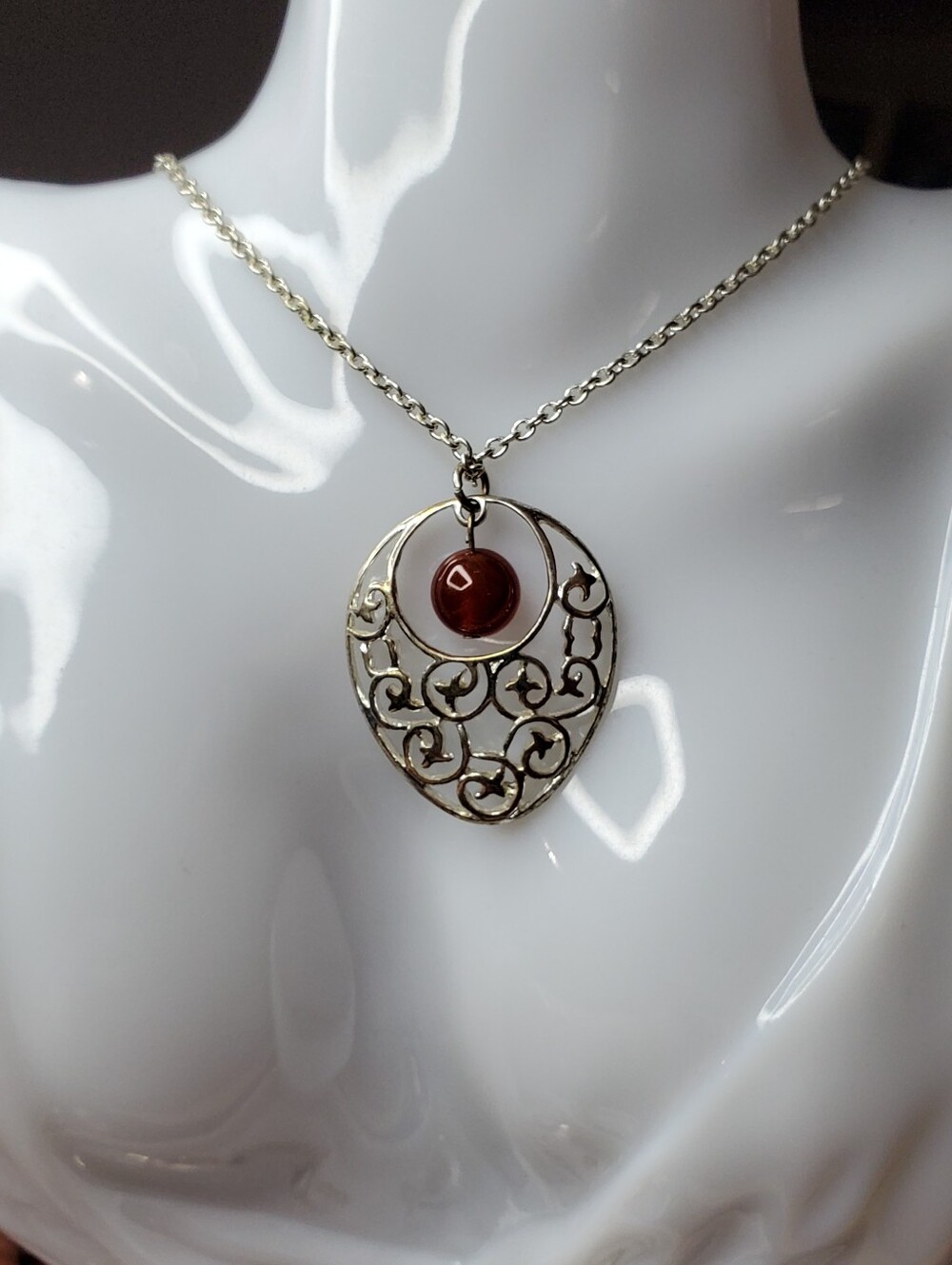 Vtg. Silver Tone Teardrop Filigree Pendant Necklace